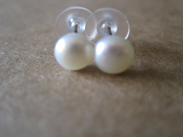 Classic Pearls, Large (Niobium, Titanium, or Surgical Steel Stud Earrings for Sensitive Ears) - Pretty Sensitive Ears
