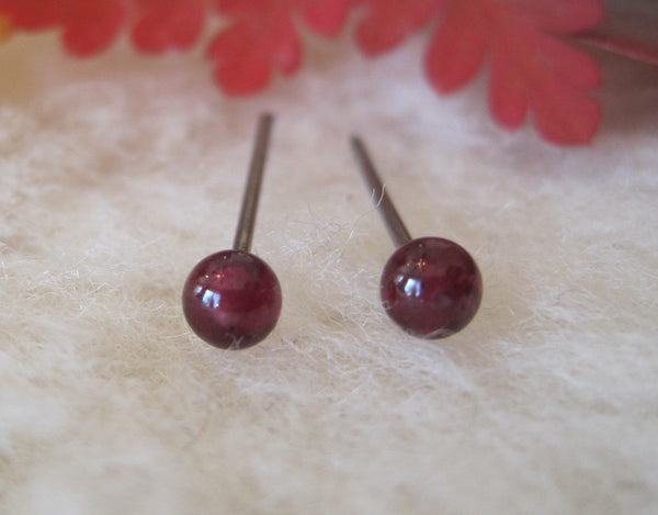 Garnet Gemstone, Small (Niobium Stud Earrings for Sensitive Ears) - Pretty Sensitive Ears