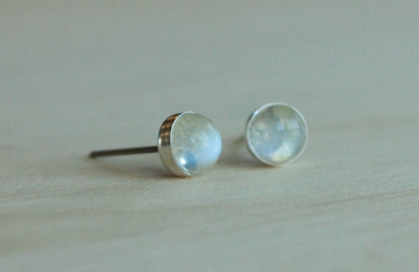 Adularia (Blue Flash Ceylon Moonstone) Bezel Gemstones, Large (Niobium or Titanium Post Earrings) - Pretty Sensitive Ears