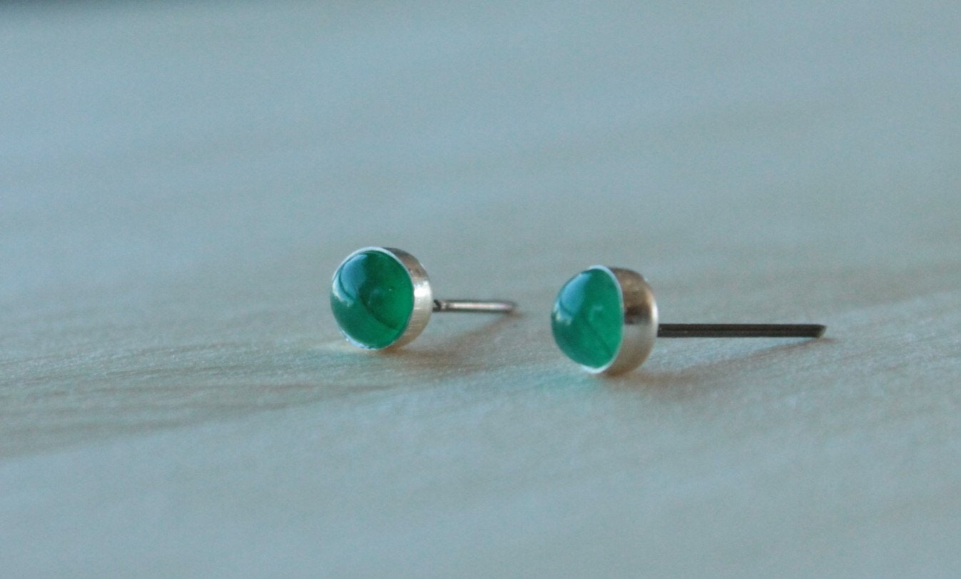 Emerald Bezel Gemstones, Med (Niobium or Titanium Post Earrings) - Pretty Sensitive Ears