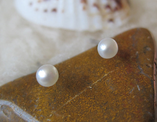 Tiny Classic Pearls (Surgical Steel, Niobium, Titanium Stud Earrings for Sensitive Ears) - Pretty Sensitive Ears